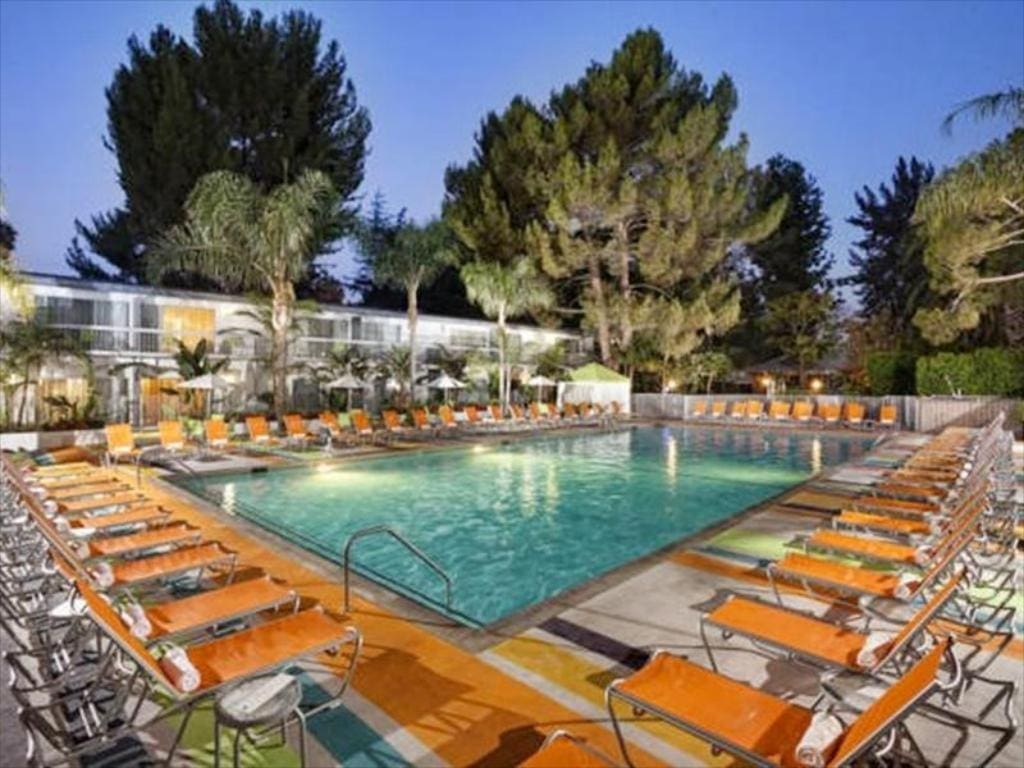 Sportsmen’s Lodge 1st Thursdays Night Market