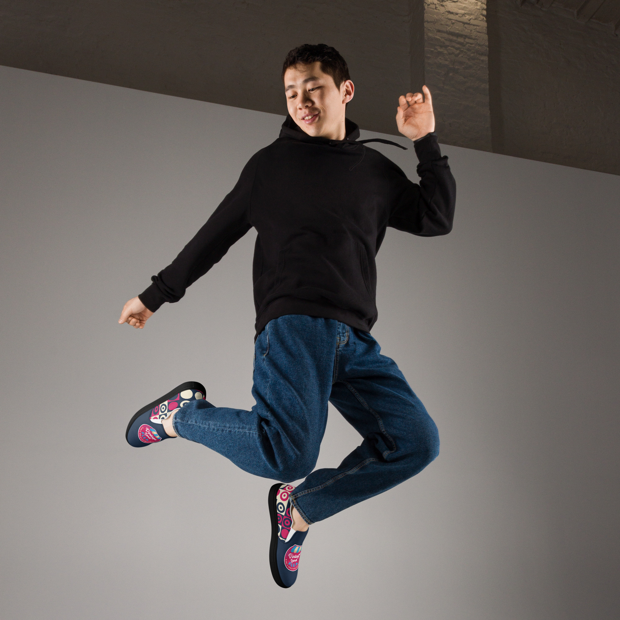 Saturday Flea at Vintage Land Men’s slip-on canvas shoes - Image 17